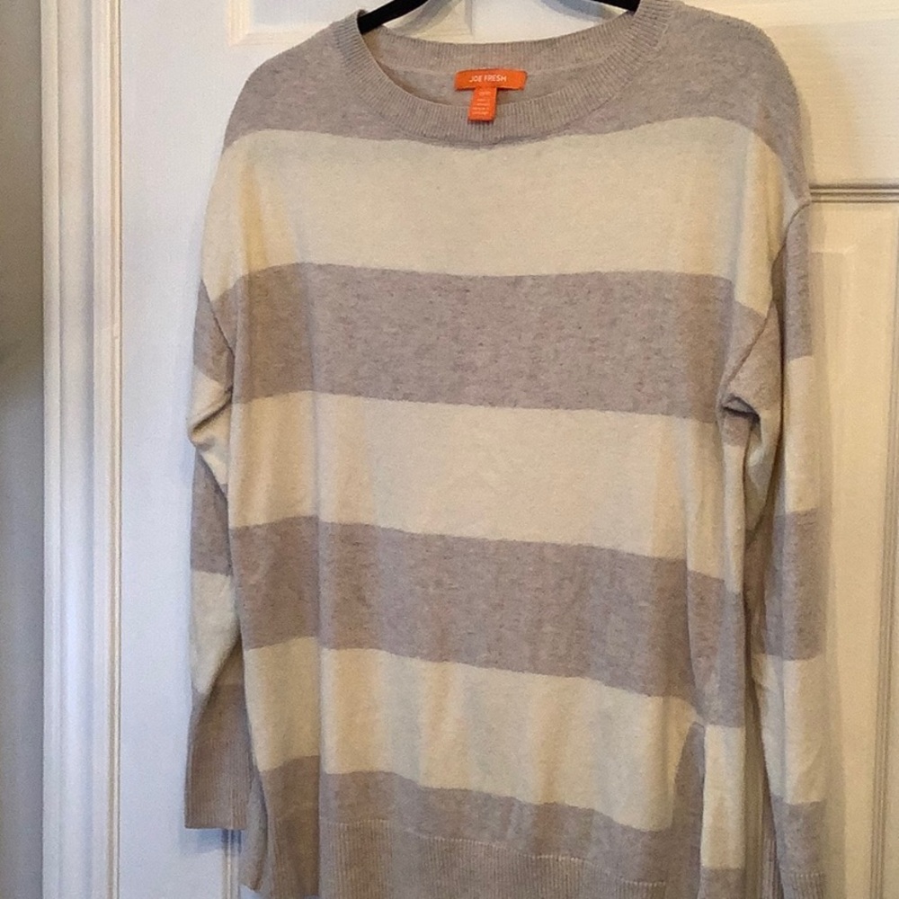 Gray and Cream Crewneck Sweater with Bold Stripes